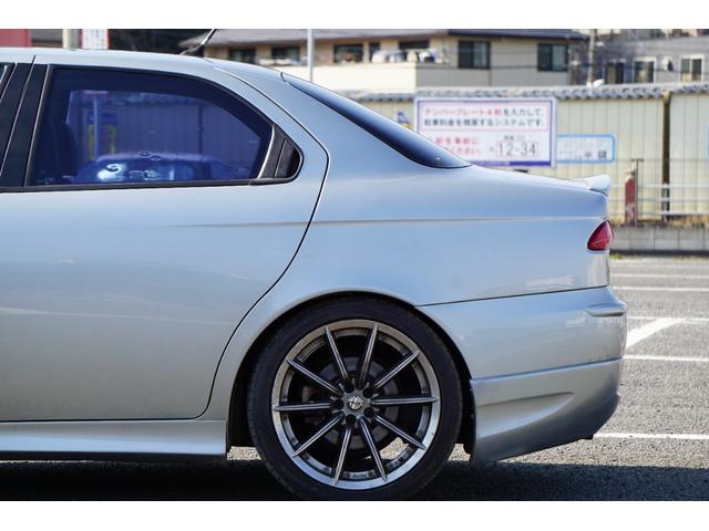 ２．５　Ｖ６　２４Ｖ　Ｑシステム　車検２年　ダウンサス　エアロ　１８アルミ　黒革　ＢＯＳＥ(18枚目)