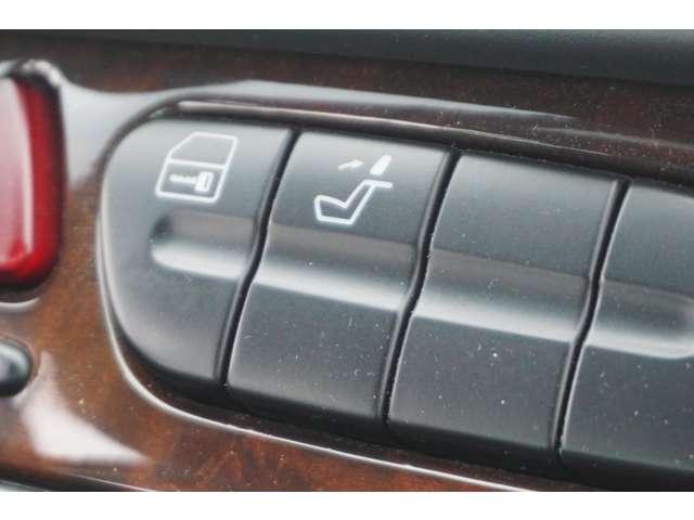 Cクラス C320 左H 記録簿 純正ナビ ETC 電動シート(9枚目)