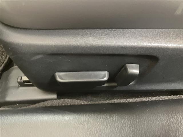 ＲＣ ＲＣ３００ｈ　Ｆスポーツ　衝突被害軽減システム　ＥＴＣ　１９インチアルミホイール　オートクルーズコントロール　ＬＥＤヘッドランプ　オートマチックハイビーム　革シート　パワーシート　シートヒーター　メモリーナビ　バックカメラ（15枚目）