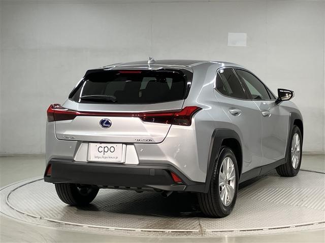 ＵＸ ＵＸ２５０ｈ　バージョンＣ　衝突被害軽減システム　ＥＴＣ　１７インチアルミホイール　オートクルーズコントロール　ＬＥＤヘッドランプ　オートマチックハイビーム　パワーシート　シートヒーター　メモリーナビ　ＤＶＤ再生　バックカメラ（2枚目）