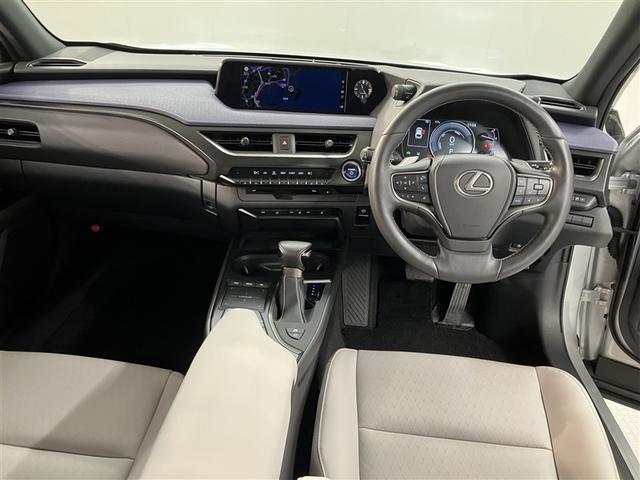 ＵＸ ＵＸ２５０ｈ　バージョンＣ　衝突被害軽減システム　ＥＴＣ　１７インチアルミホイール　オートクルーズコントロール　ＬＥＤヘッドランプ　オートマチックハイビーム　パワーシート　シートヒーター　メモリーナビ　ＤＶＤ再生　バックカメラ（6枚目）