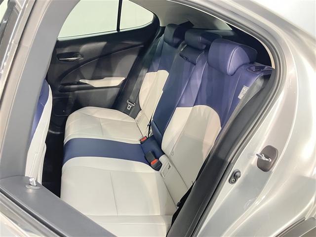 ＵＸ ＵＸ２５０ｈ　バージョンＣ　衝突被害軽減システム　ＥＴＣ　１７インチアルミホイール　オートクルーズコントロール　ＬＥＤヘッドランプ　オートマチックハイビーム　パワーシート　シートヒーター　メモリーナビ　ＤＶＤ再生　バックカメラ（17枚目）