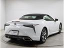 ＬＣ５００　コンバーチブル　認定中古車ＣＰＯ　セミアリニン本革　マークレビンソンリファレンスサラウンドサウンドシステム　カラーヘッドアップディスプレイ　純正一体型ドライブレコーダー　ブラック幌　フレアレッド本革(7枚目)