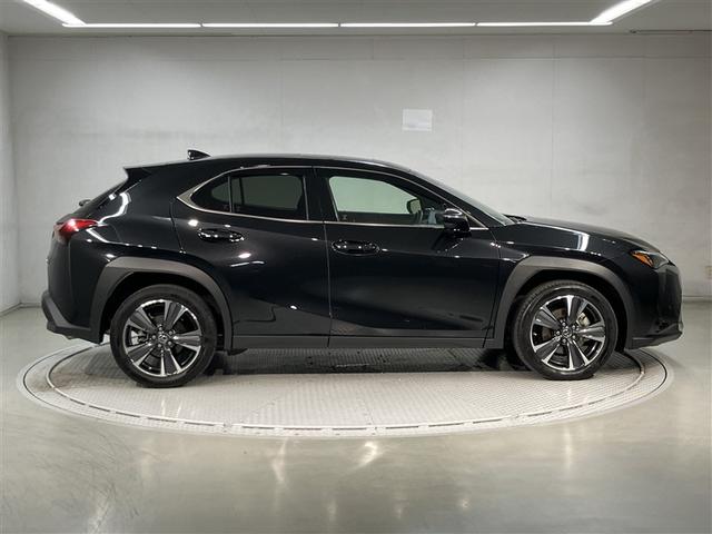 ＵＸ ＵＸ２５０ｈ　バージョンＬ　衝突被害軽減システム　ＥＴＣ　１８インチアルミホイール　オートクルーズコントロール　ＬＥＤヘッドランプ　電動リアゲート　オートマチックハイビーム　革シート　パワーシート　シートヒーター　メモリーナビ（4枚目）