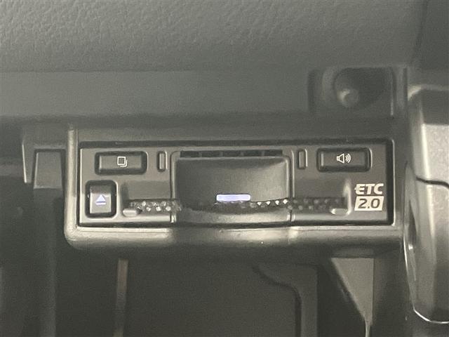 ＵＸ ＵＸ２５０ｈ　バージョンＬ　衝突被害軽減システム　ＥＴＣ　１８インチアルミホイール　オートクルーズコントロール　ＬＥＤヘッドランプ　電動リアゲート　オートマチックハイビーム　革シート　パワーシート　シートヒーター　メモリーナビ（9枚目）