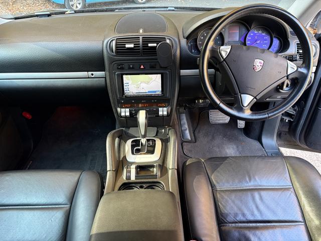 カイエン ベースグレード　タイヤ新品（18枚目）