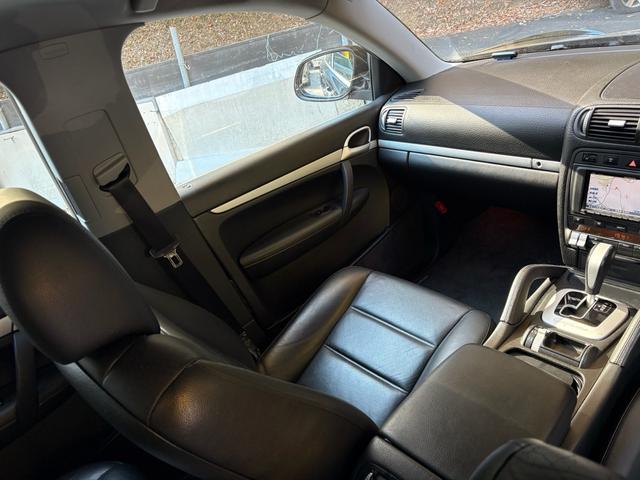 カイエン ベースグレード　タイヤ新品（25枚目）