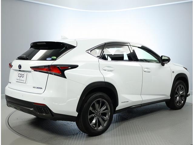ＮＸ ＮＸ３００ｈ　Ｆスポーツ　ムーンルーフ　ヘッドアップディスプレイ　三眼フルＬＥＤヘッドランプ　ブラインドスポットモニター　全周囲カメラパノラミックビューモニター　ハイブリッド　認定中古車ＣＰＯ（12枚目）