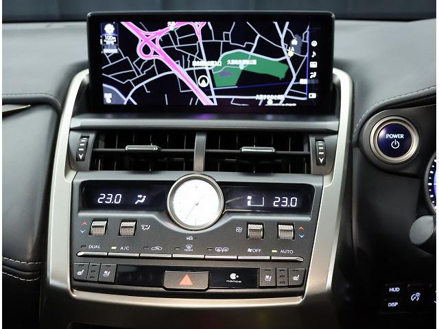 NX NX300h バージョンL AWD ムーンルーフ 全周囲カメラパノラミックビューモニター 寒冷地仕様 ブラインドスポットモニター カラーヘッドアップディスプレー ハイブリット 認定中古車CPO(5枚目)