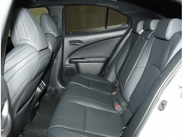 ＵＸ ＵＸ３００ｈ　Ｆスポーツ　全周囲カメラパノラミックビューモニター　ドライブレコーダー　認定中古車ＣＰＯ　ハイブリッド　Ｌ　Ｔｅｘシート　ベンチレーション機能付きシートエアコン（6枚目）