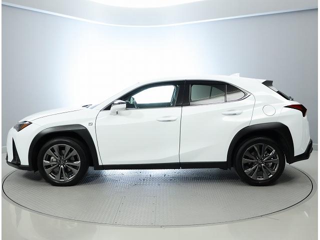 ＵＸ ＵＸ３００ｈ　Ｆスポーツ　全周囲カメラパノラミックビューモニター　ドライブレコーダー　認定中古車ＣＰＯ　ハイブリッド　Ｌ　Ｔｅｘシート　ベンチレーション機能付きシートエアコン（9枚目）