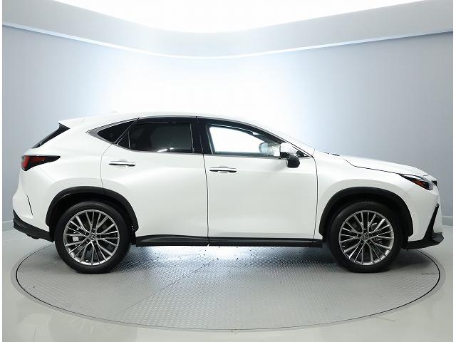 ＮＸ ＮＸ３５０ｈ　バージョンＬ　本革シート　アドバンスドパーク　おくだけ充電　社外ドライブレコーダー　ハイブリッド　２０インチアルミホイール　認定中古車ＣＰＯ（12枚目）