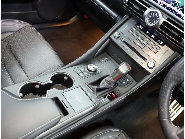 RC RC300 エモーショナルアッシュ 三眼フルLEDヘッドランプ 本革シート トルセンLSD オレンジブレーキキャリパ ターボ 認定中古車CPO 純正ナビ バックモニター(24枚目)