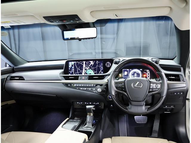 ＥＳ ＥＳ３００ｈ　バージョンＬ　マークレビンソンプレミアムサウンドシステム　セミアニリン本革シート　デジタルインナーミラー　リヤスポイラー　純正ナビ　バックモニター　ムーンルーフ　ハイブリット　認定中古車ＣＰＯ（3枚目）