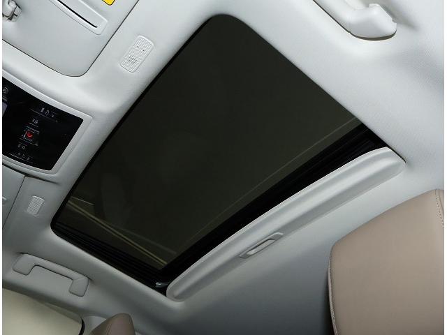 ＥＳ ＥＳ３００ｈ　バージョンＬ　マークレビンソンプレミアムサウンドシステム　セミアニリン本革シート　デジタルインナーミラー　リヤスポイラー　純正ナビ　バックモニター　ムーンルーフ　ハイブリット　認定中古車ＣＰＯ（5枚目）