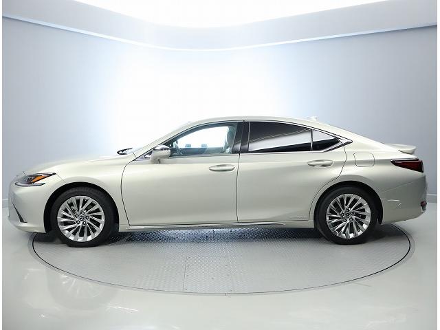 ＥＳ ＥＳ３００ｈ　バージョンＬ　マークレビンソンプレミアムサウンドシステム　セミアニリン本革シート　デジタルインナーミラー　リヤスポイラー　純正ナビ　バックモニター　ムーンルーフ　ハイブリット　認定中古車ＣＰＯ（11枚目）