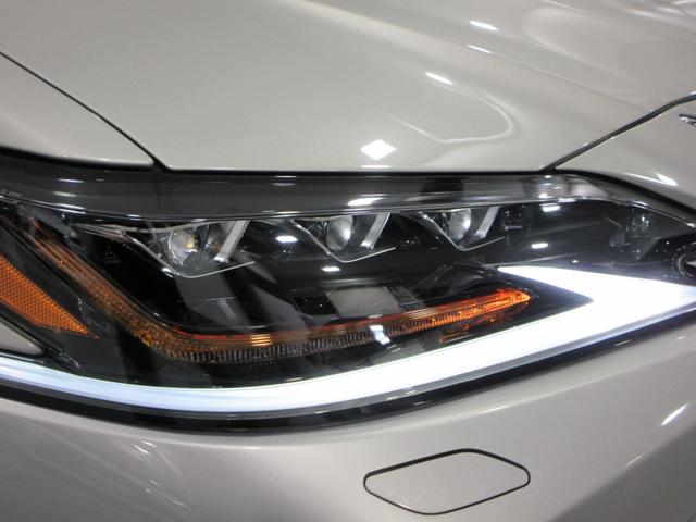 ＥＳ ＥＳ３００ｈ　バージョンＬ　マークレビンソンプレミアムサウンドシステム　セミアニリン本革シート　デジタルインナーミラー　リヤスポイラー　純正ナビ　バックモニター　ムーンルーフ　ハイブリット　認定中古車ＣＰＯ（17枚目）