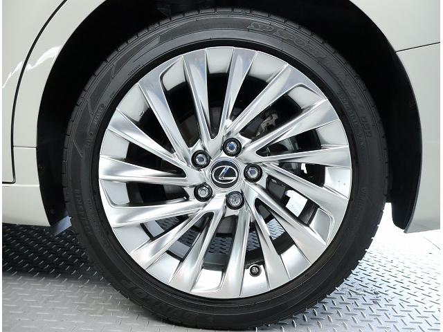 ＥＳ ＥＳ３００ｈ　バージョンＬ　マークレビンソンプレミアムサウンドシステム　セミアニリン本革シート　デジタルインナーミラー　リヤスポイラー　純正ナビ　バックモニター　ムーンルーフ　ハイブリット　認定中古車ＣＰＯ（18枚目）