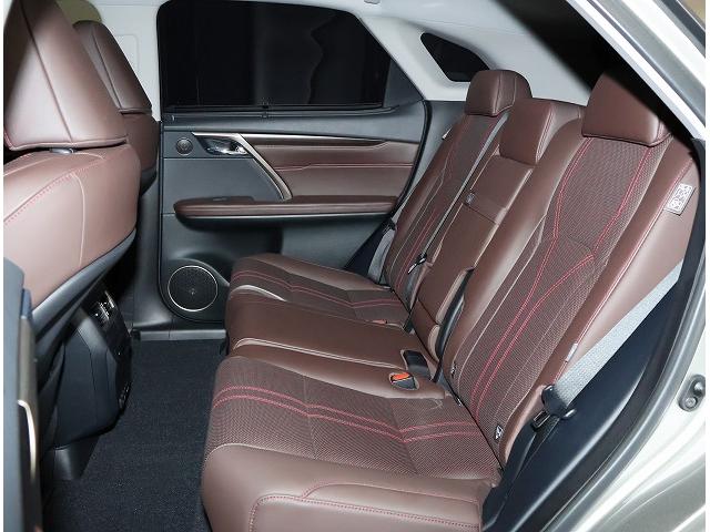 RX RX300 バージョンL セミアニリン本革シート ベンチレーション機能付きシートエアコン パノラマルーフ ルーフレール ターボ 純正ナビ バックモニター 認定中古車CPO(7枚目)