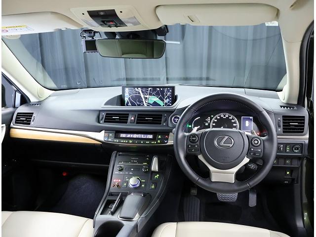 ＣＴ ＣＴ２００ｈ　バージョンＣ　Ｌ　Ｔｅｘシート　シートヒータ　ステアリングヒーター　社外ドライブレコーダー　ハイブリット　純正ナビ　バックモニター　認定中古車ＣＰＯ（3枚目）