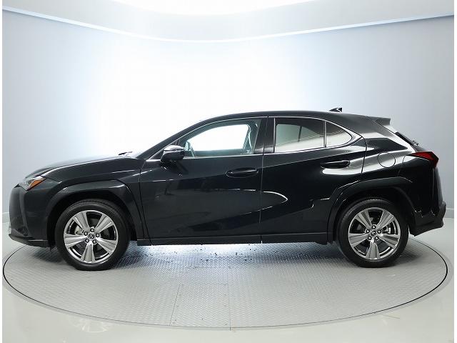 UX UX250h グレイスフル エクスプローラー 全周囲カメラパノラミックビューモニター ベンチレーション機能付きシートエアコン カラードアーチモール ハイブリット 認定中古車CPO(9枚目)