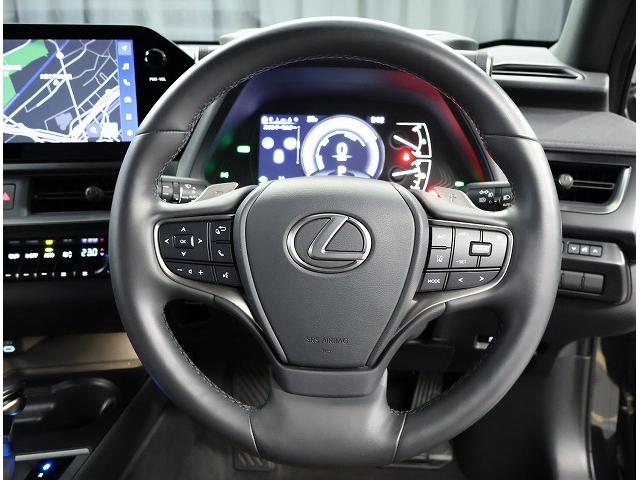UX UX250h グレイスフル エクスプローラー 全周囲カメラパノラミックビューモニター ベンチレーション機能付きシートエアコン カラードアーチモール ハイブリット 認定中古車CPO(23枚目)