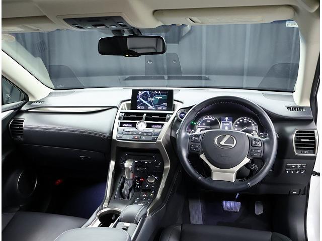 NX NX300h Iパッケージ ムーンルーフ パワーバックドア プリクラッシュセーフティシステム クリアランスソナー ブラインドスポットモニター ハイブリット(3枚目)