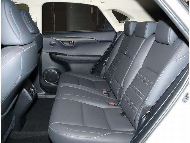 NX NX300h Iパッケージ ムーンルーフ パワーバックドア プリクラッシュセーフティシステム クリアランスソナー ブラインドスポットモニター ハイブリット(7枚目)