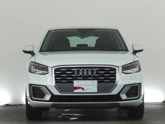 Ｑ２ ３０ＴＦＳＩスポーツ　アシスタンス＆ナビゲーションパッケージ　認定中古車　　オートマチックテールゲート　　バーチャルコックピット　　トラフィックジャム＆リヤクロストラフィック＆ハイビームアシスト　　ブレードアイスシルバーＭ（2枚目）