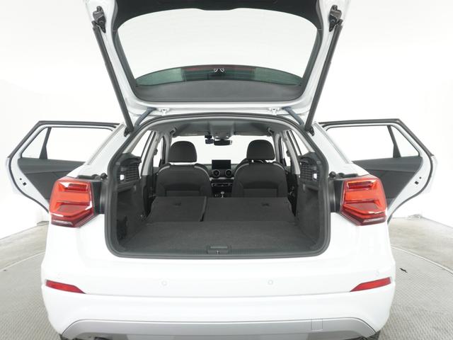 Ｑ２ ３０ＴＦＳＩスポーツ　アシスタンス＆ナビゲーションパッケージ　認定中古車　　オートマチックテールゲート　　バーチャルコックピット　　トラフィックジャム＆リヤクロストラフィック＆ハイビームアシスト　　ブレードアイスシルバーＭ（7枚目）