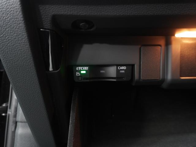 プレミアムコンパクトハッチバックＡ１をはじめ、ハイエンドモデルＡ８からＳ／ＲＳモデルまで、幅広く取り揃えております。