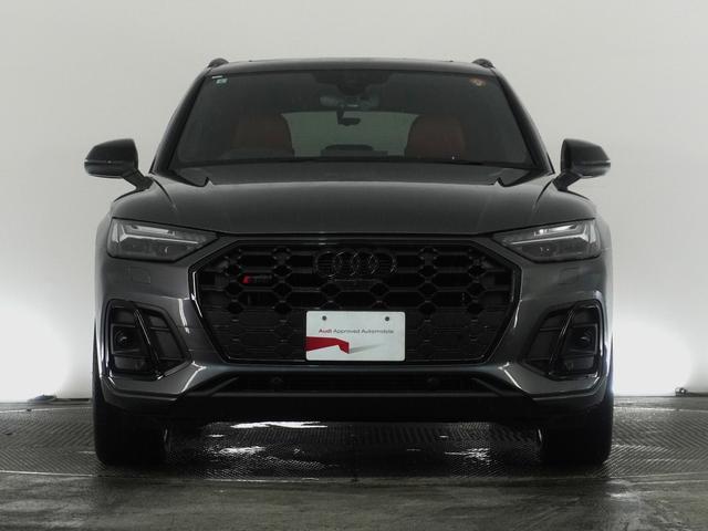 SQ5 ベースグレード ブラックスタイリング&コンフォート&レザーパッケージ 認定中古車 アダプティブSスポーツエアサスペンション カラードブレーキキャリパー レッド パノラマサンルーフ ステアリングヒーター(2枚目)