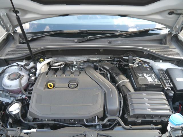 Ｑ２ アーバンシックエディション　２５０台限定車　ブラックスタイリング＆コンビニエンス＆アシスタンスパッケージ　認定中古車　　アルミホイール　５アームダイナミックデザイングラファイトグレー　７Ｊ×１８　２１５／５０Ｒ１８タイヤ（13枚目）