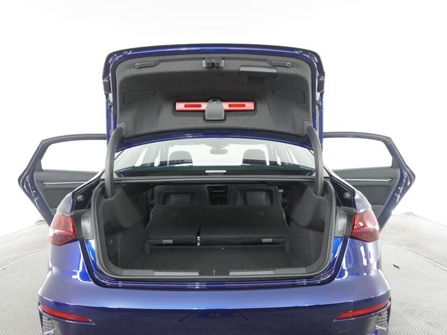 Ａ３セダン ３０ＴＦＳＩアドバンスド　コンビニエンス＆アシスタンス＆ナビゲーションパッケージ　認定中古車　　パーク＆レーン＆アダプティブクルーズ＆サイド＆リヤクロストラフィックアシスト　　スマートフォンインターフェース（7枚目）