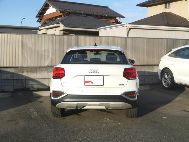 Ｑ２ ３５ＴＦＳＩアドバンスド　コンビニエンス＆アシスタンス＆テクノロジー＆ナビゲーションパッケージ　認定中古車　スマートフォンインターフェース　　ワイヤレスチャージング　バーチャルコックピット　ブレードマンハッタングレーメタリック（5枚目）