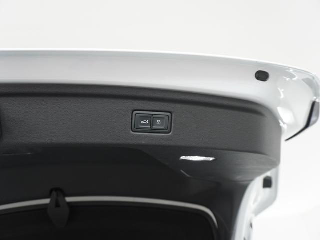 ご納車前に行います点検１００項目におきまして、専用のテスターやツールを用いて細かな診断を行います。