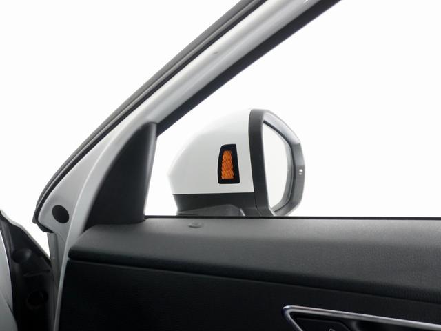 新型の車種から、お求めやすいモデルまで幅広く取り扱っております。