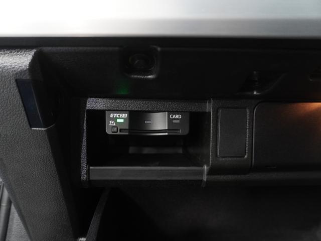 プレミアムコンパクトハッチバックＡ１をはじめ、ハイエンドモデルＡ８からＳ／ＲＳモデルまで、幅広く取り揃えております。