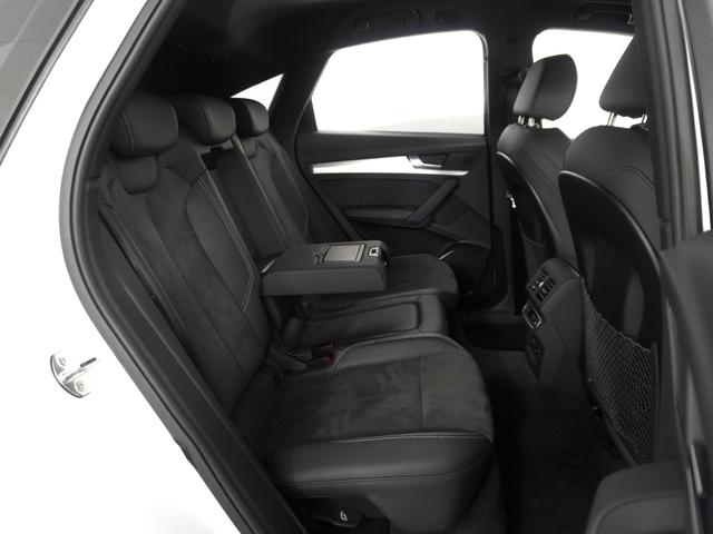 Ｑ５スポーツバック ４０ＴＤＩクワトロ　Ｓライン　コンフォートパッケージ　認定中古車　　アーティフィシャルインテリアレザー　　ステアリングヒーター　　スマートフォンワイヤレスチャージング　／　リヤシートＵＳＢチャージング　　ＴＶチューナー（8枚目）