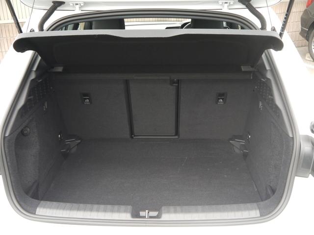 Ａ３ スポーツバック３０ＴＦＳＩアドバンスド　ナビゲーション＆コンビンエンスパッケージ　認定中古車　　リヤビューカメラ　　アダプティブクルーズコントロール　　シートヒーター（フロント）　　アドバンストキーシステム　　ホールド＆レーンアシスト（18枚目）