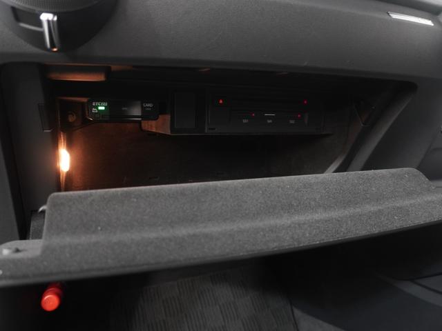 ＴＴクーペ ４０ＴＦＳＩ　Ｓラインパッケージ　コンフォートパッケージ　認定中古車　　マトリクスＬＥＤヘッドライト　　シートヒーター（フロント）　　センターアームレスト　　サイド＆ホールドアシスト　　リヤビューカメラ　　クルーズコントロール（11枚目）