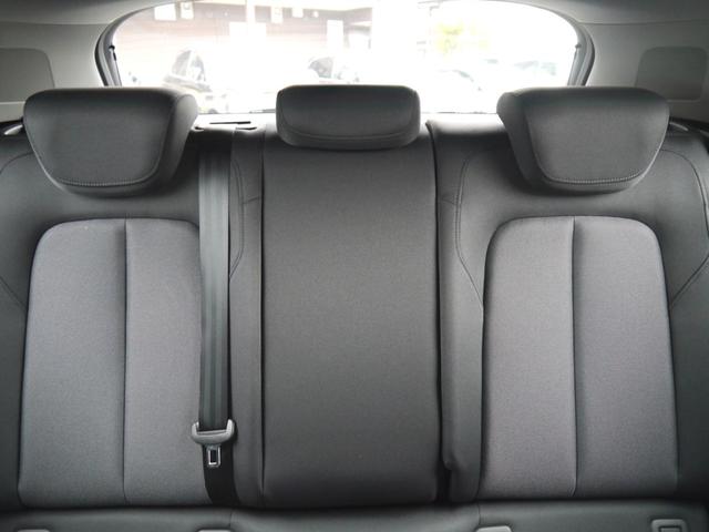 Ｑ２ ３５ＴＤＩクワトロ　アドバンスド　コンビニエンス＆アシスタンス＆テクノロジーパッケージ　認定中古車　　オートマチックテールゲート　　スマートフォンインターフェース　　ワイヤレスチャージング　　ブレードマンハッタングレーメタリック（20枚目）