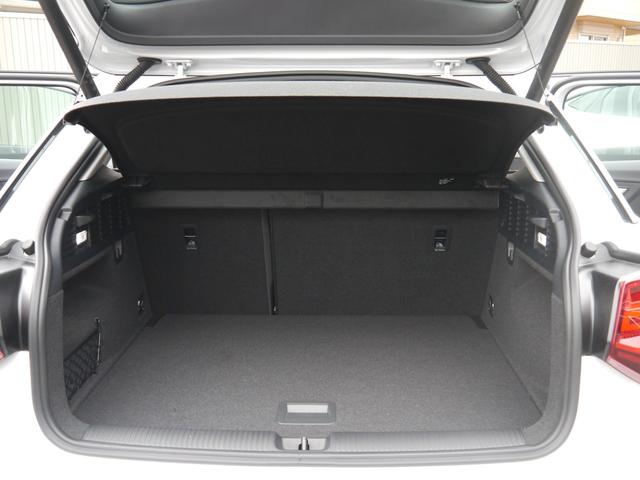Ｑ２ ３５ＴＤＩクワトロ　アドバンスド　コンビニエンス＆アシスタンス＆テクノロジーパッケージ　認定中古車　　オートマチックテールゲート　　スマートフォンインターフェース　　ワイヤレスチャージング　　ブレードマンハッタングレーメタリック（29枚目）