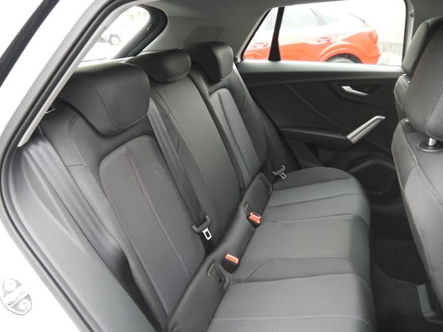 Ｑ２ ３５ＴＤＩクワトロ　アドバンスド　コンビニエンス＆アシスタンス＆テクノロジーパッケージ　認定中古車　　オートマチックテールゲート　　スマートフォンインターフェース　　ワイヤレスチャージング　　ブレードマンハッタングレーメタリック（37枚目）