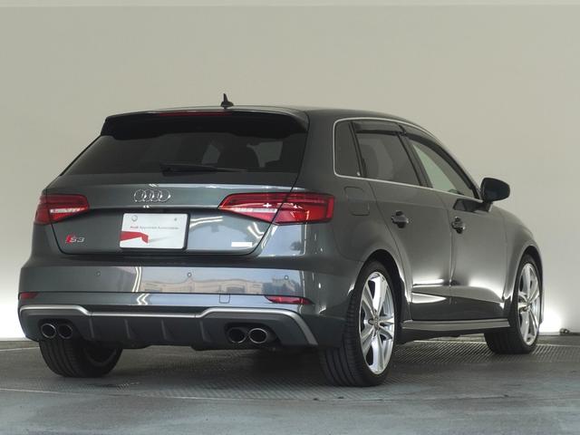 Ｓ３ ベースグレード　アシスタンスパッケージ　認定中古車　　Ｂａｎｇ＆Ｏｌｕｆｓｅｎサウンドシステム　　マグネティックライド　　マトリクスＬＥＤヘッドライト　　カラードブレーキキャリパー　レッド　　ファインナッパレザー（4枚目）