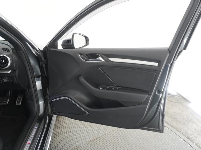 Ｓ３ ベースグレード　アシスタンスパッケージ　認定中古車　　Ｂａｎｇ＆Ｏｌｕｆｓｅｎサウンドシステム　　マグネティックライド　　マトリクスＬＥＤヘッドライト　　カラードブレーキキャリパー　レッド　　ファインナッパレザー（8枚目）