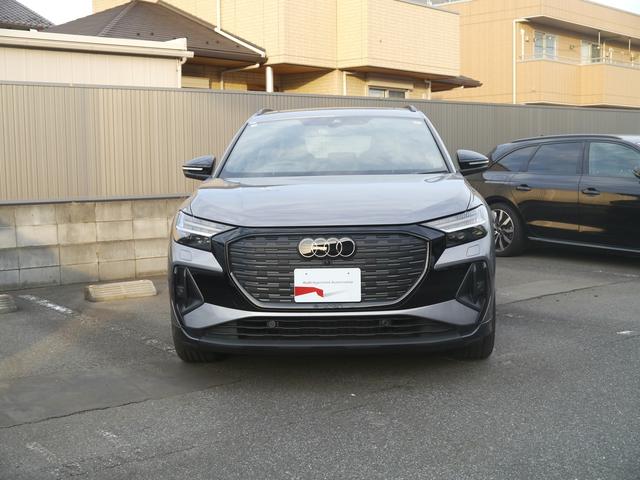 Ｑ４ ｅ－トロン ４５ｅ－トロン　Ｓライン　Ｓ　ｌｉｎｅインテリアプラスパッケージ　認定中古車　パーシャルレザー　　マトリクスＬＥＤヘッドライト／ダイナミッターンインディケーター　　パノラマサンルーフ　　マルチカラーアンビエントライティング（2枚目）