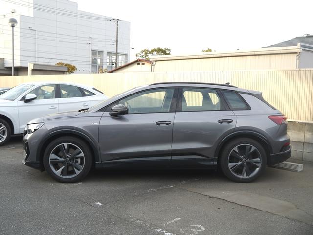 Ｑ４ ｅ－トロン ４５ｅ－トロン　Ｓライン　Ｓ　ｌｉｎｅインテリアプラスパッケージ　認定中古車　パーシャルレザー　　マトリクスＬＥＤヘッドライト／ダイナミッターンインディケーター　　パノラマサンルーフ　　マルチカラーアンビエントライティング（3枚目）