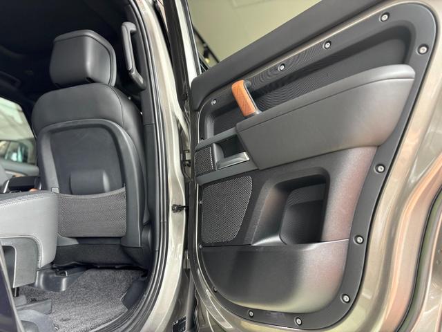 ディフェンダー 110アーバナイト’22 ディーゼルターボ 4WD 60台限定 特別仕様車(11枚目)