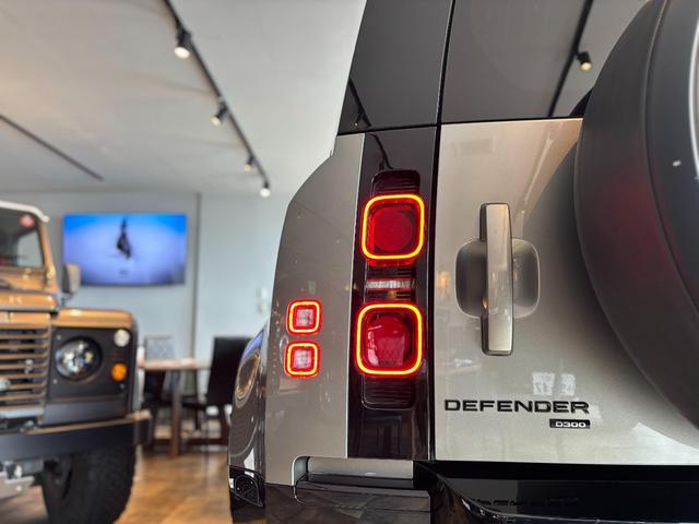 ディフェンダー 110アーバナイト’22 ディーゼルターボ 4WD 60台限定 特別仕様車(17枚目)